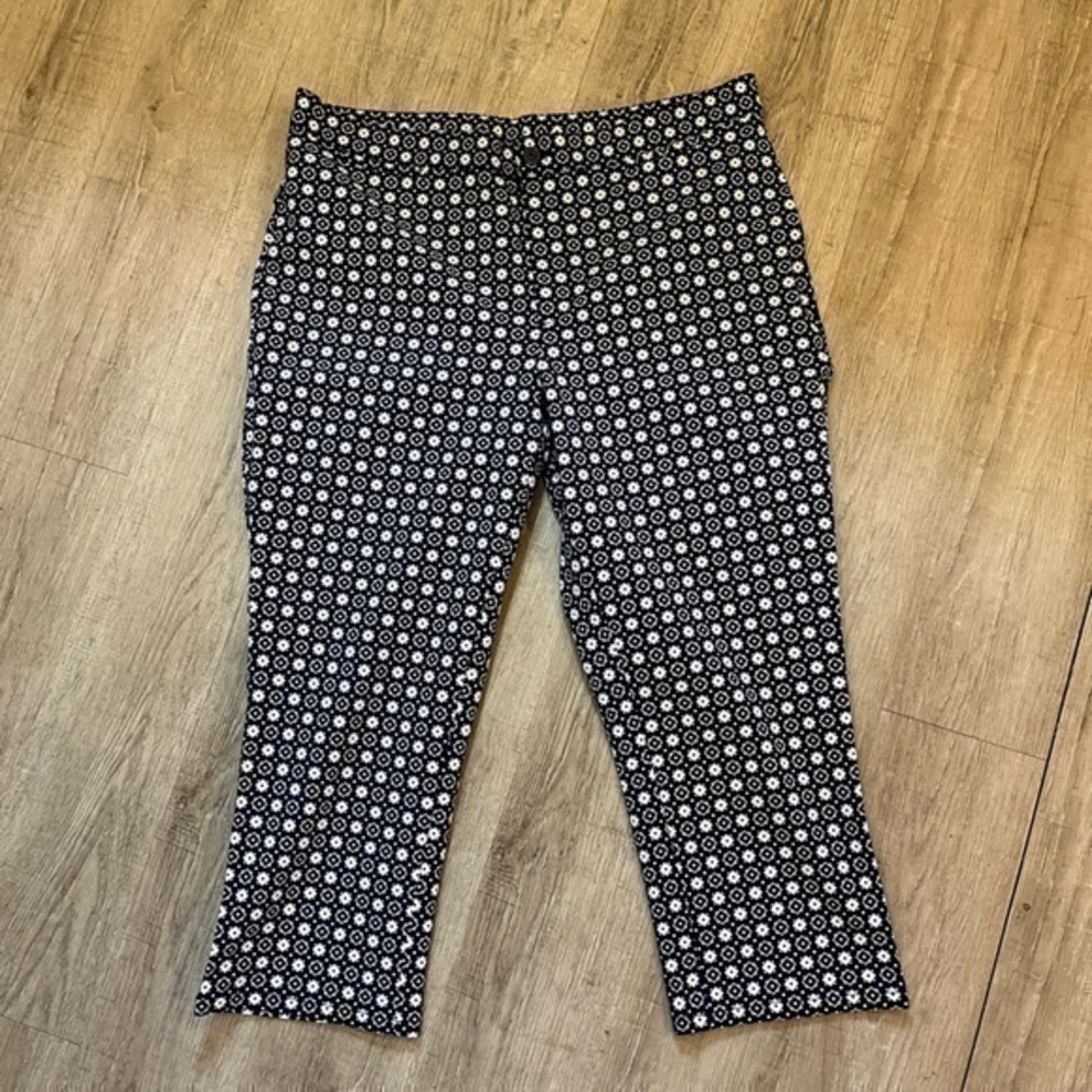 d & Co. Capris 16 Navy and White Patterned NWOT Denim & Company